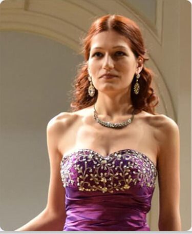 Лаура Висингериевна Хамзатова