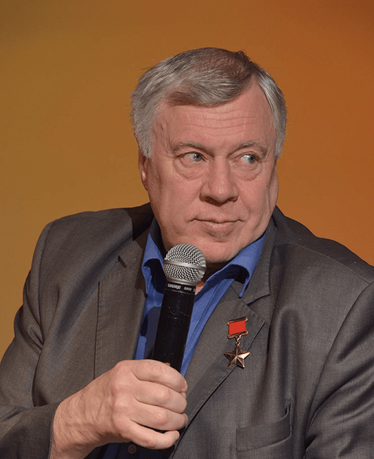 Александр  Баландин