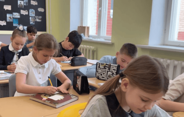 Время теплых слов: в&nbsp;начальной школе прошел День комплиментов